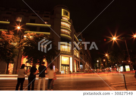 Night view of Champs Elysées 30827549