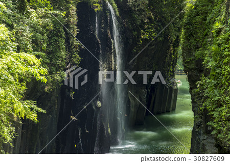 Mako well waterfall of Takachiho Gorge 30827609