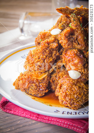 deep fried chicken 30828173