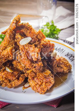 deep fried chicken 30828176