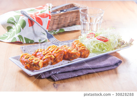 deep fried chicken 30828288