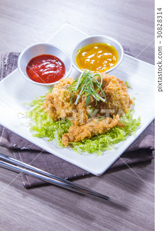 deep fried chicken 30828314