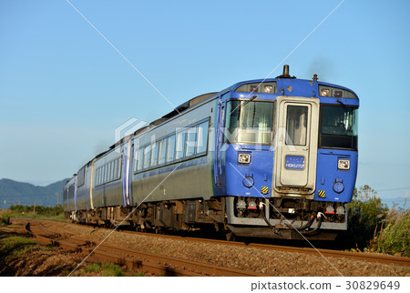 Kiha shining in the evening 183 series Limited Express Hokuto Kiha shining in the evening 183 series Limited Express Hokuto 30829649