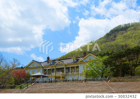 Former Hakodate Ward public hall and Hakodateyama 30832432