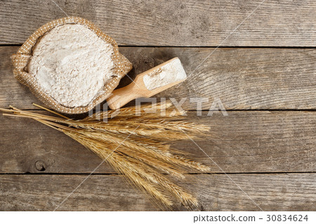 wholegrain flour top view wholegrain flour top view 30834624