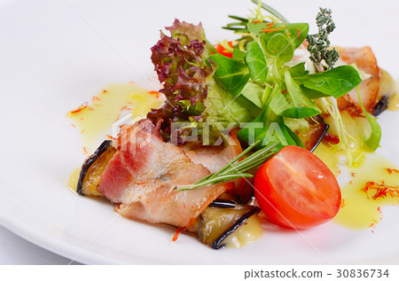 Stuffed eggplants with bacon and cheese 30836734