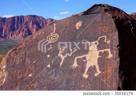 Petroglyphs 30838179
