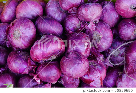 Purple onions for sale at the rural market Purple onions for sale at the rural market 30839690