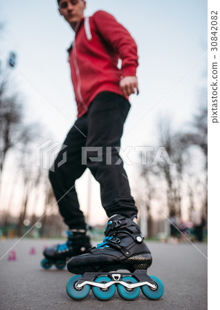 Male roller skater in skates, bottom view 30842082
