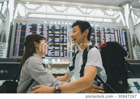 airport, hug, snuggle 30847267