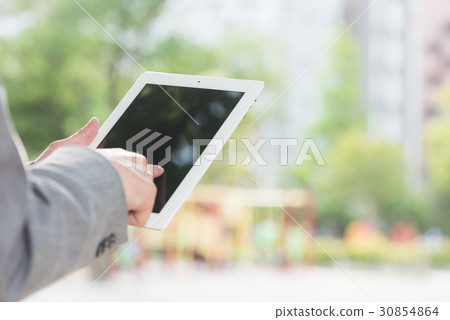 有平板電腦終端的工薪族 30854864