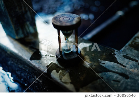 Aizen workshop dye and hourglass Aizen workshop dye and hourglass 30856546