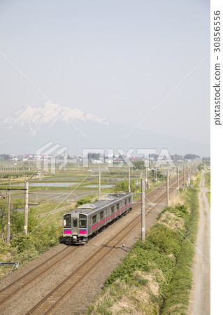 Ou-ma main line running back to Iwakiyama Owani-machi, Aomori prefecture 30856556