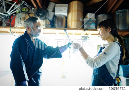 女性學習紮染 30856781