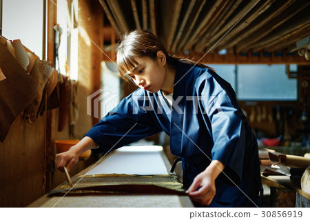 Indigo dye hand lady 30856919