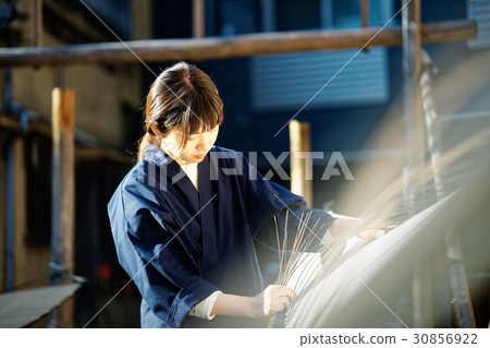 Indigo dye hand lady 30856922