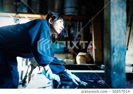 靛藍染料手工染色染色女性 30857014