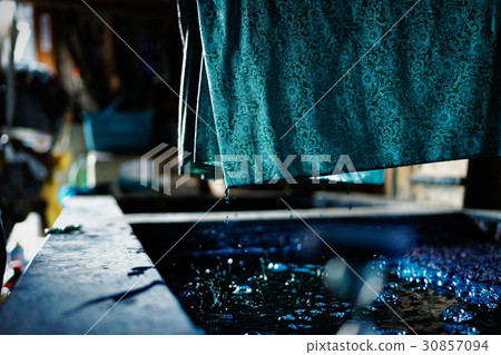 靛藍染料手染染色 30857094