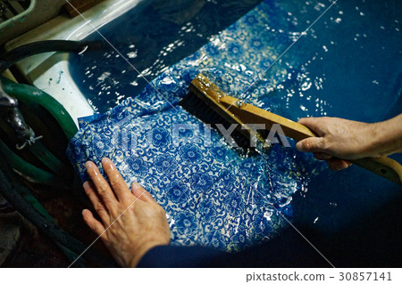 Indigo hand-printed male craftsman 30857141