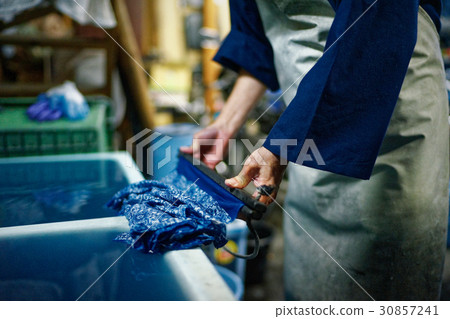 Indigo dye hand wash dyeing 30857241