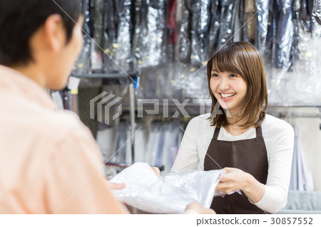 Laundry shop 30857552