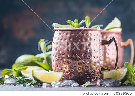 Moscow mule cocktail 30859860