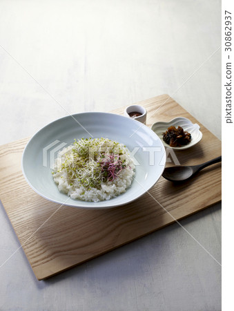 Sprout bibimbap, mackerel, red pepper paste 30862937