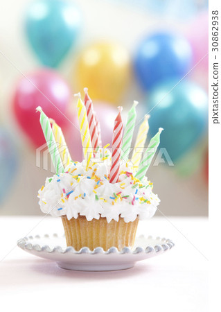 Birthday cake 30862938