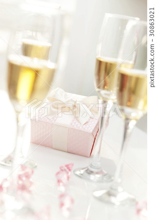 Gift box, champagne 30863021