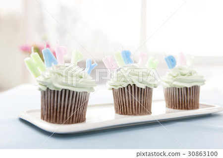 Birthday, muffins 30863100