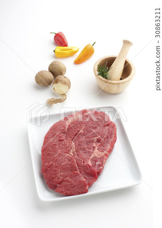 Bell pepper, potato, mortar, gyoza, rosemary, beef, fillet, plate 30863211