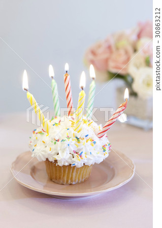 Muffin, candle 30863212