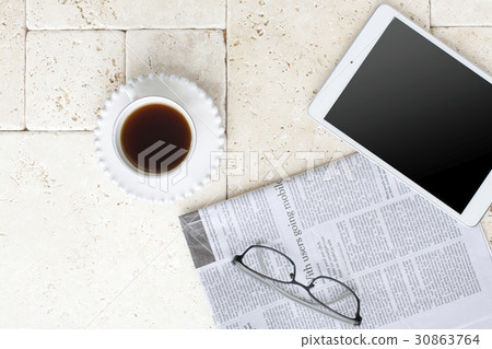 iPad，咖啡，眼鏡，報紙 30863764