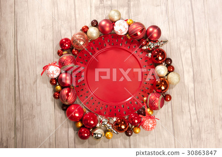 Drops and plates 30863847