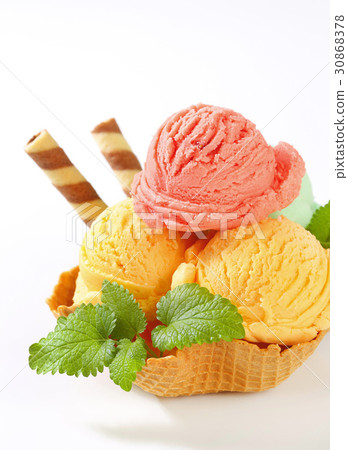 Ice cream dessert 30868378
