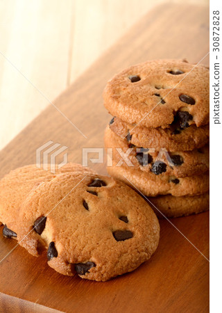 chocolate chip cookie 30872828