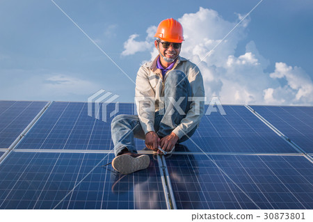 engineer swapping and install solar panel 30873801