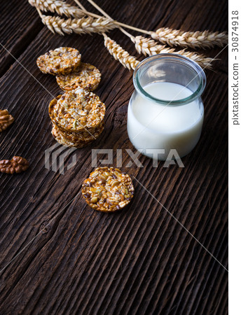 Cereal cookies with raisins and nuts Cereal cookies with raisins and nuts 30874918