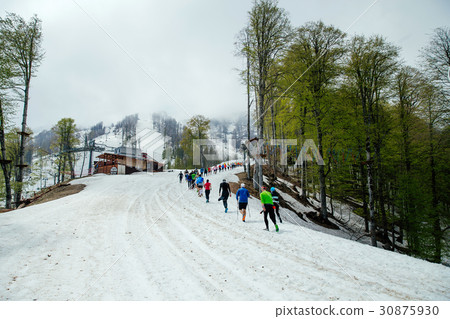 group runners running group runners running 30875930