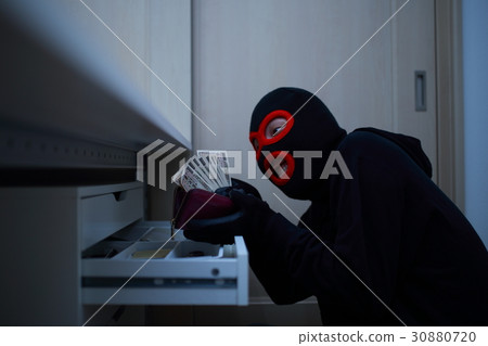 小偷（犯罪非法罪犯惡棍注視蓋帽偽裝嫌犯案件犯罪偶然一萬日元票據可疑人） 30880720