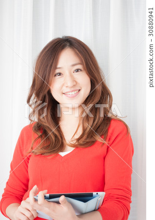 一個女人與一份文件 30880941