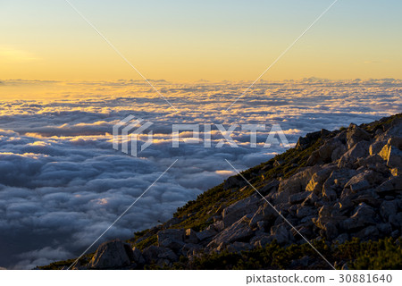 The sea of clouds desired from the North Alps The sea of clouds desired from the North Alps 30881640
