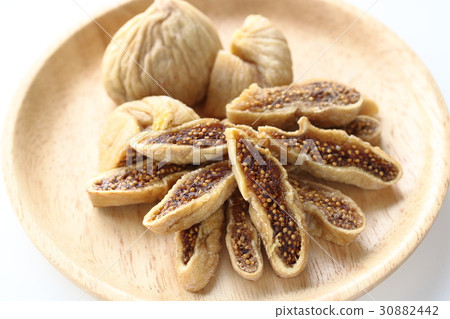 Dried fig 30882442
