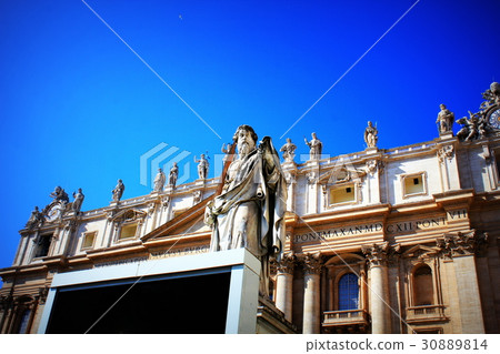 Statue of St. Peter in front of St. Peter's 30889814