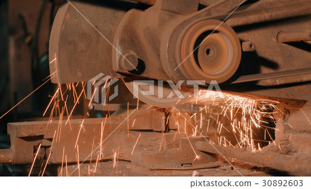 Cutting of a metal rod 30892603