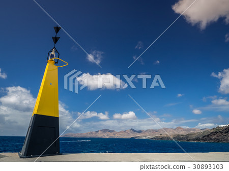 Small lighthouse in the harbour Small lighthouse in the harbour 30893103