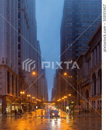 A rainy day in Chicago, illinois, USA 30895907