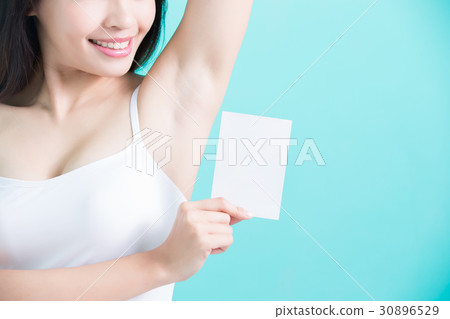 woman show under armpit 30896529