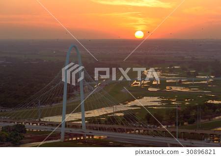 Margaret Hunt Hill Bridge at Sunset, Dallas, USA Margaret Hunt Hill Bridge at Sunset, Dallas, USA 30896821