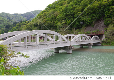 Himekawa Bridge in Shinshu Otari village RC Rose Bridge Built in Showa 12 in response to the shortage of steel materials during wartime Civil engineering heritage designation 30899541